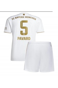 Bayern Munich Benjamin Pavard #5 Babyklær Borte Fotballdrakt til barn 2022-23 Korte ermer (+ Korte bukser)